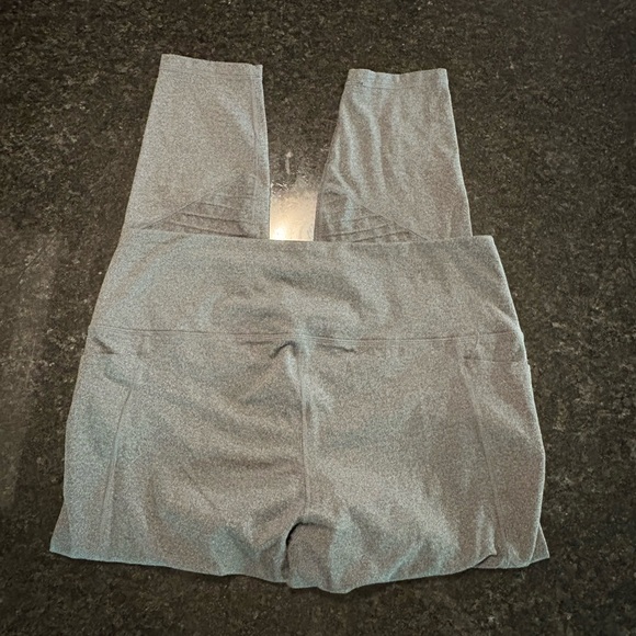 Women’s Gray 7/8 Moto Pocket Leggings Size XL - Picture 6 of 6